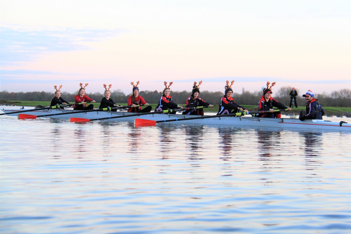 On the 8th day of Christmas St Anne's gave to me
Eight ladies rowing <a href="/StAnnesLibrary/">St Anne's College Library</a> <a href="/StAnnesBC/">St Anne's Boat Club</a>