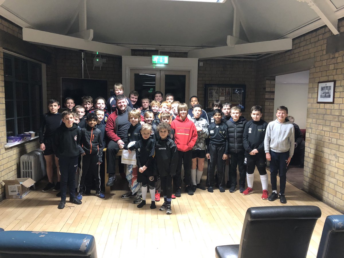 Evo_Rugby's tweet photo. A great evening last night, with Mark Bennett of @PDScoach mentoring live on field with our coaches. Then an engaging Q &amp; A with both our students and parents.
Behaviours, Performance, Results
#EvolutionRugby
#DeCodingTheGame
#ThePDSway https://t.co/2HylgN8PT8