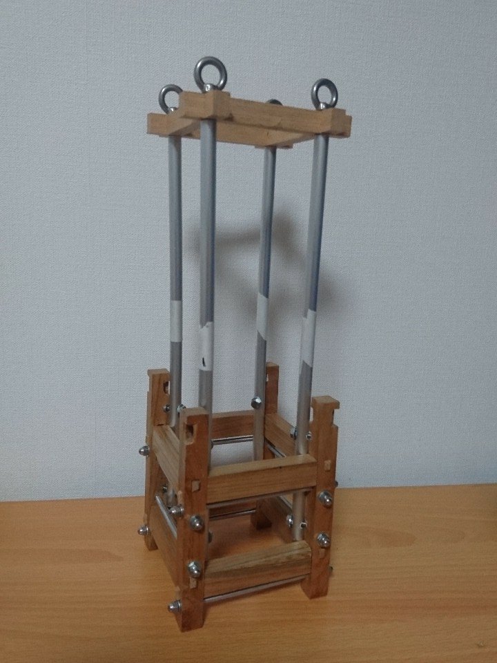 依頼案件のミニチュア太鼓台 台場の金物取り付けと重受制作開始。