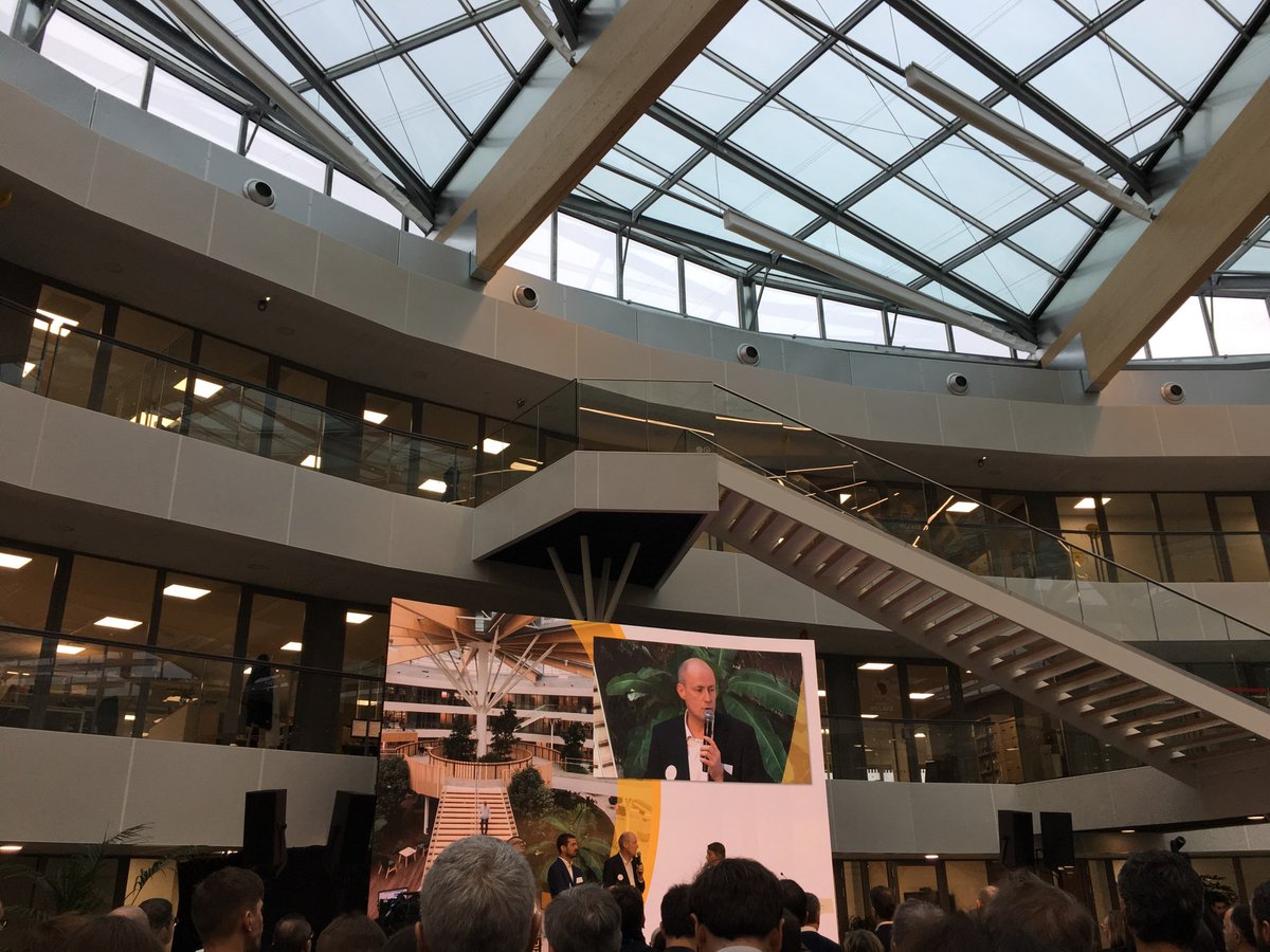 AgenceMoswo's tweet photo. En direct de l’inauguration du #Campus du Groupe @Avril ! Un projet de #signalétique sur 13 000 m2 de bureaux pour la #TeamMoswo ! @Avril @immobilier35 #AgenceUnité #Tertiaire #Design https://t.co/XyNdGibENy