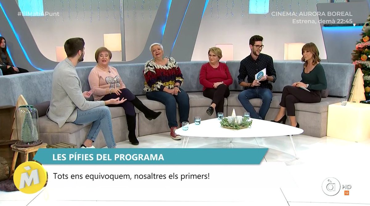 elmatiapunt's tweet image. A riure, que ja tenim ací Lluis Cascant i les #pífies!
😂😂😂 #ElMatíÀPunt