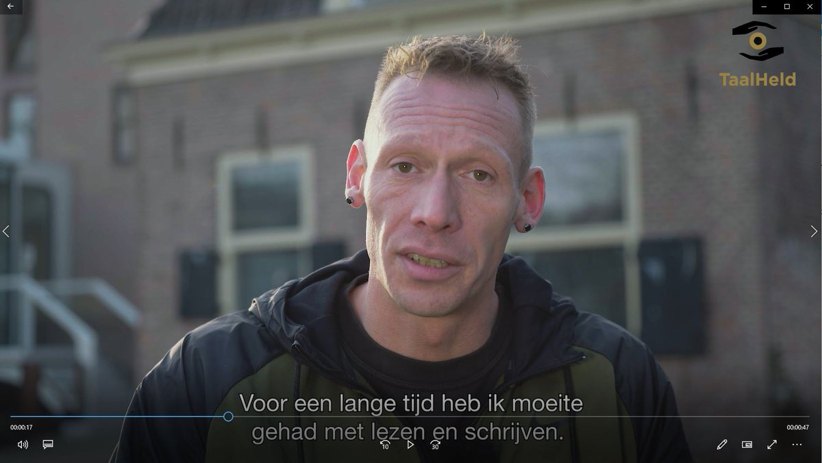 Lezenschrijven's tweet photo. TaalHeld Jasper Harmes uit Drenthe was vroeger geen ster in taal en zijn ADHD maakte dit alleen maar moeilijker. Hierdoor liep hij een taalachterstand op. Jasper vraagt @Dolfjansen om hem te helpen. (@SpijkersBNNVARA) https://t.co/FrXgFgXA8k https://t.co/8U3rjXpTtI