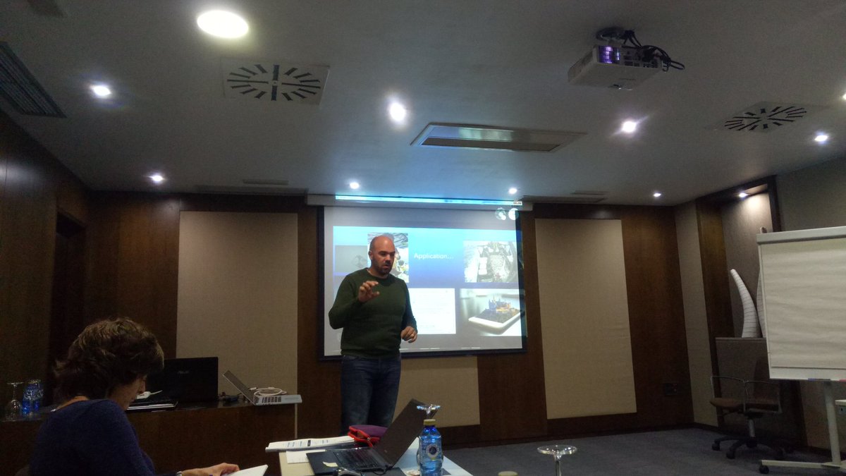 dhika_fishery's tweet photo. Matt the @VisualPersist explain the future application of elasmobranch identification by using of AI, camera trap, cloud point, 3D picture and size measurment. "We are in the corner of it" Matt said. You just walk with your video camera.
#Elasmobranch #BluePlanetChat https://t.co/wlCuRCt45p