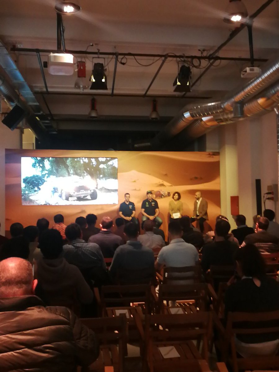 BMWGroupEspana's tweet photo. .@NaniRoma "Tenemos un motor nuevo, mejores suspensiones, hemos equilibrado pesos... Tenemos un coche muy robusto". #miniDakar https://t.co/07GgIJscal