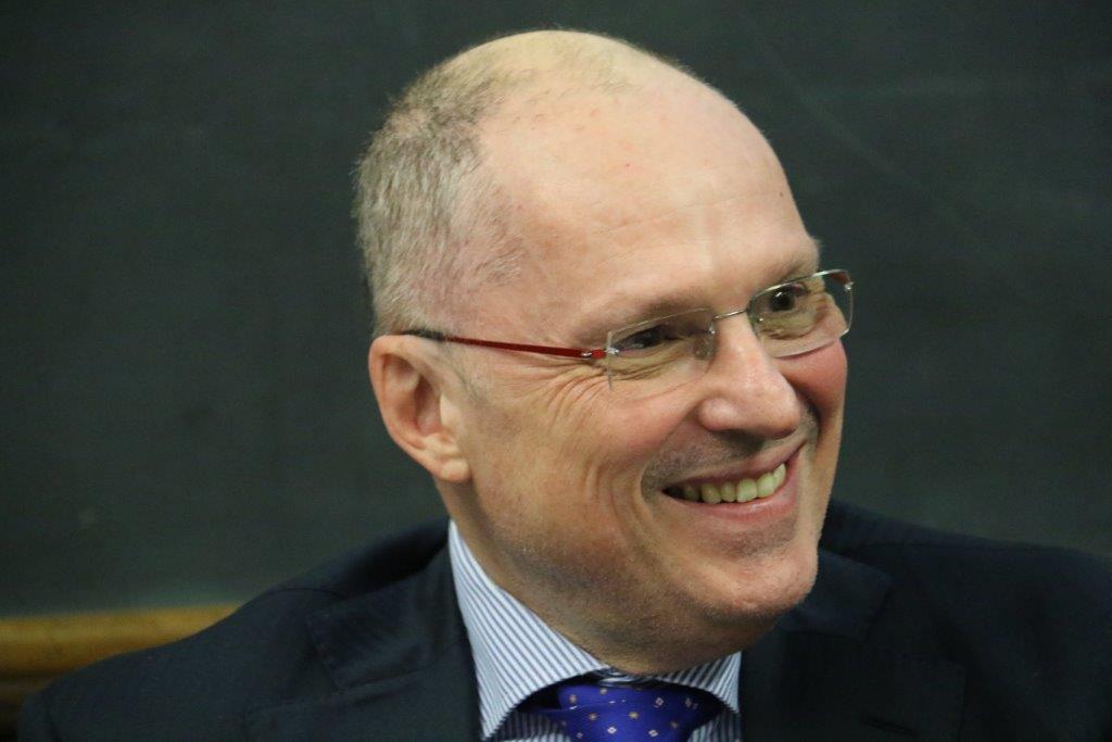 istsupsan's tweet photo. Presidente @WRicciardi lascia guida @istsupsan: oggi l'Ente è solido e stimato a livello mondiale, posso tornare ai miei impegni accademici e a dedicarmi maggiormente a rappresentare modello di #sanitàpubblica italiano nelle sedi internazionali https://t.co/DPnQrGZJmj https://t.co/E9iNlUTKvS