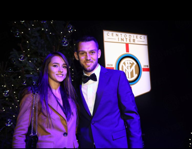 jennifergomi's tweet photo. Perfection ✨🥰 #InterChristmasMagic #devrij https://t.co/lR3M9z2k5s