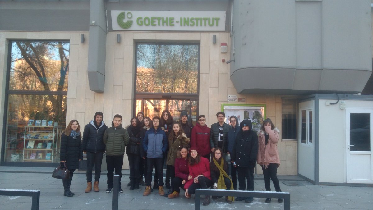 Çukurambar Doğa Fen ve Teknoloji lisesi öğrencileri kütüphane turunda <a href="/UdoKywall/">Udo Kywall</a> #DogadaAlmanca <a href="/cambarscitech/">İTÜ ETA Vakfı Çukurambar Doğa Fen&Teknoloji Lisesi</a>