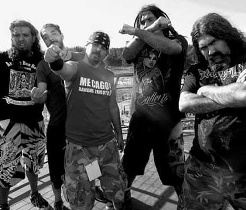 Más de 20 años tuvieron que pasar para que finalmente <a href="/2xchile/">2X CHILE</a> pise #PuntaArenas y lo hace con "Corrpución corporativa" bajo el brazo, su último sencillo. Revisa la nota de #PatagoniaRock en el sgte. enlace: goo.gl/XHK64K