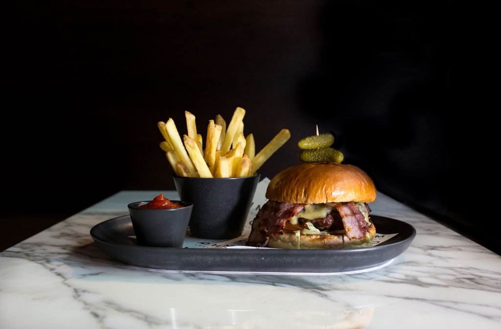 OHMsheffield's tweet photo. 🍔 Have you tried one of our beautiful burgers yet? 🍔
Why not try them today? Our kitchen is open from 12 till 9pm! 
The clocks ticking, HURRY 🕛🕞🕝 https://t.co/Zn2BoX3tJo