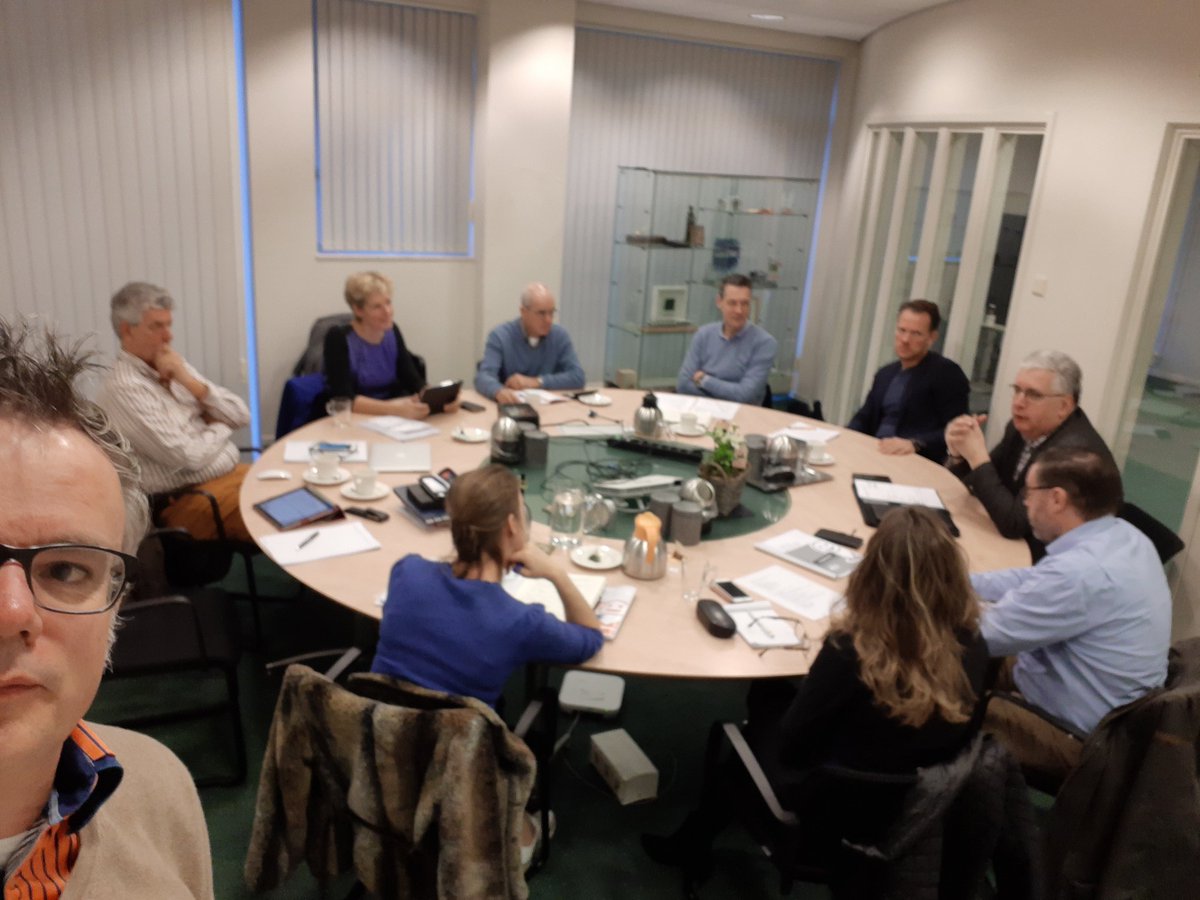 Blij met goede start periodiek overleg bij <a href="/LingewaardGem/">Gemeente Lingewaard</a> met <a href="/HelgaWitjes/">Helga Witjes</a> en <a href="/elavermeulen/">Etienne Vermeulen</a> samen met voorzitters  <a href="/veron_nu/">Veron.nu</a> <a href="/donny_rebo/">donny meeusen</a> en winkeliersverenigingen Bemmel <a href="/louisdupre4_pre/">Louis du Pré</a> , Huissen <a href="/vaneimeren/">Henk van Eimeren</a> en Gendt (Henk Gertsen). #samensterk #dagvandeondernemerlevertveelmoois
