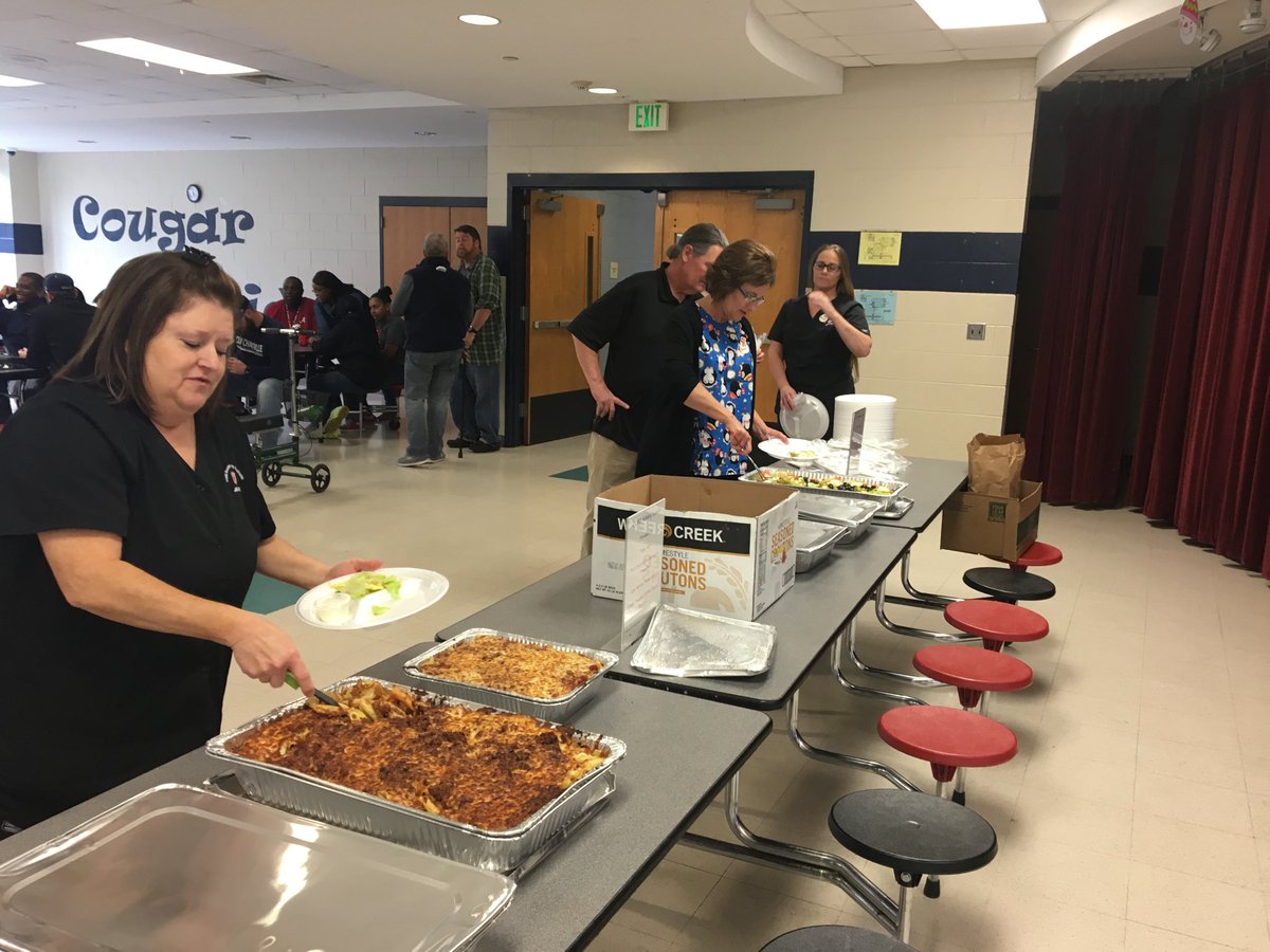 AmandaMc2005's tweet photo. Thank you Papa Sal’s, MJ’s Warehouse in Trussville, Lee Marlow and Ginger Fountain for providing holiday lunch for the faculty and staff at CCMS! We appreciate it!! https://t.co/oV7P72N5GD