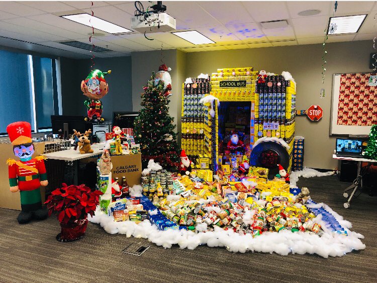 marilyndyyc's tweet photo. Congrats IT / 7th floor on this winning display for the CBE Ed Centre food drive. ‘Back of the Bus’! #WeAreCBE #CBEdu https://t.co/GGckcYoK0I