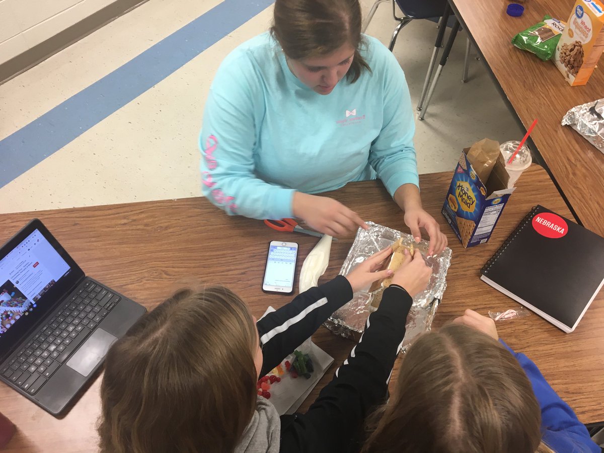 JEHansmeyer's tweet image. #norristitans in Housing Design using all the #elementsofdesign in their final project. Fun way to put curriculum we learned to a festive and fun use! #FCSiswhereitsat #teamworkmakesthedreamwork ⁦@norris160⁩