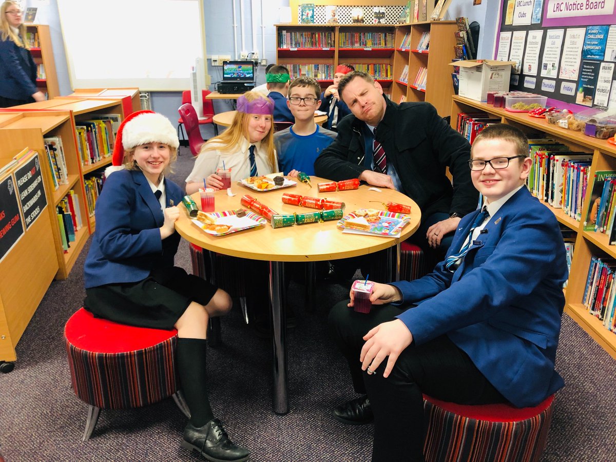 LibraryCans's tweet photo. Lots of fun at the LRC Christmas party thrown for the student Librarians and regular students of homework club π
πΌπππ they enjoyed a buffet, crackers, presents, music and a film #funinthelrc @Cansfield1 https://t.co/bgI6qNgoaU