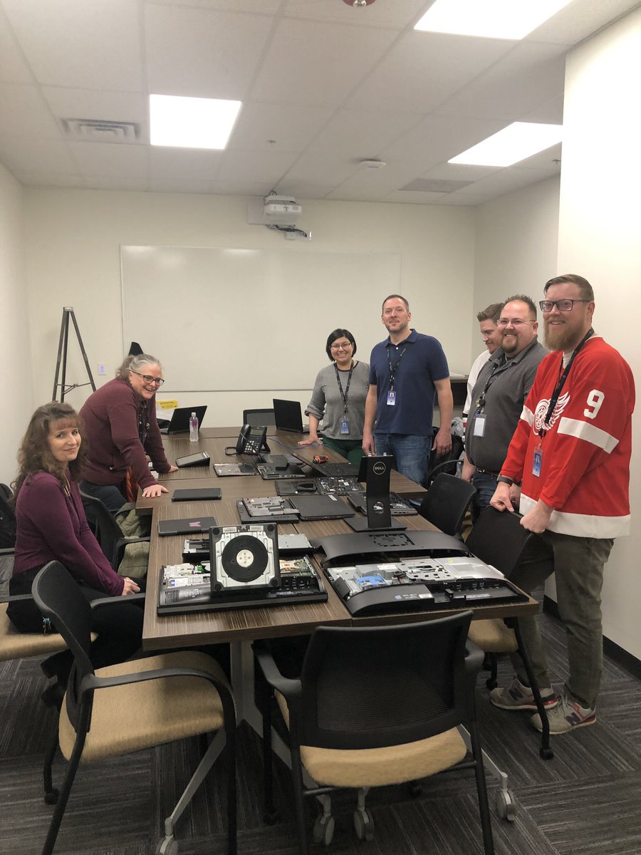 D95Technology's tweet image. D95 tech staff continues to learn new strategies to support students and staff