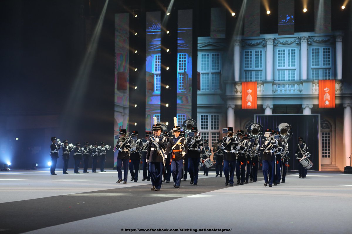 Foto gemaakt tijdens de Nationale Taptoe 2018 met op foto het Trompetterkorps Koninklijke Marechaussee
Kaarten voor de Nationale Taptoe 2019 kunnen worden besteld via de site van de Nationale Taptoe. nationaletaptoe.nl