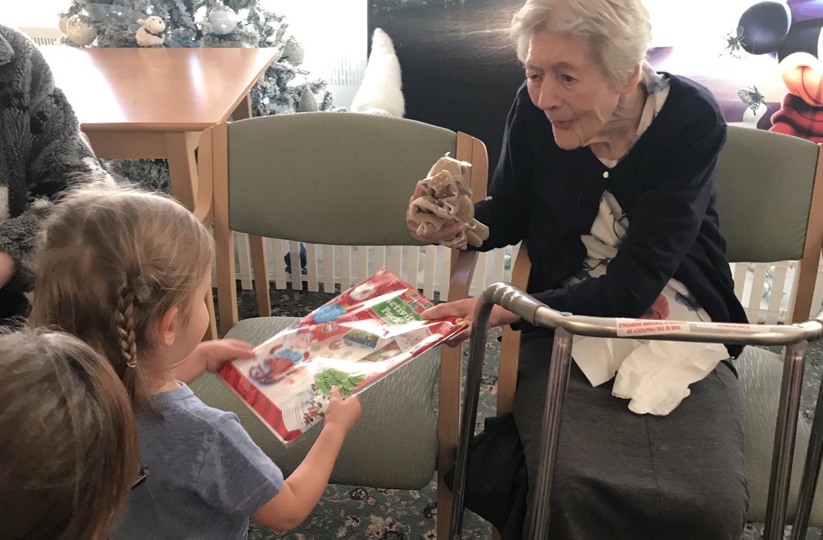 wiggletots's tweet photo. Thank you to the residents at Paddock Hill Care Home  for giving out the presents to the children today. So lovely. @AgeBetterSheff @mummybearbakes  @sheffcare @sheffield4c  @Dance_to_Health #joy #smikes #dance https://t.co/HcfmdG3bZn