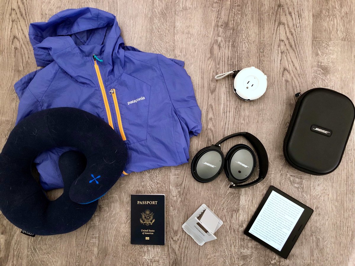 usealtitude's tweet photo. A holiday gift guide for those that love to travel ✈️🚅🚘#digitalnomads #travelsmarter https://t.co/x8CsPY8aKk https://t.co/LB9sOF814P