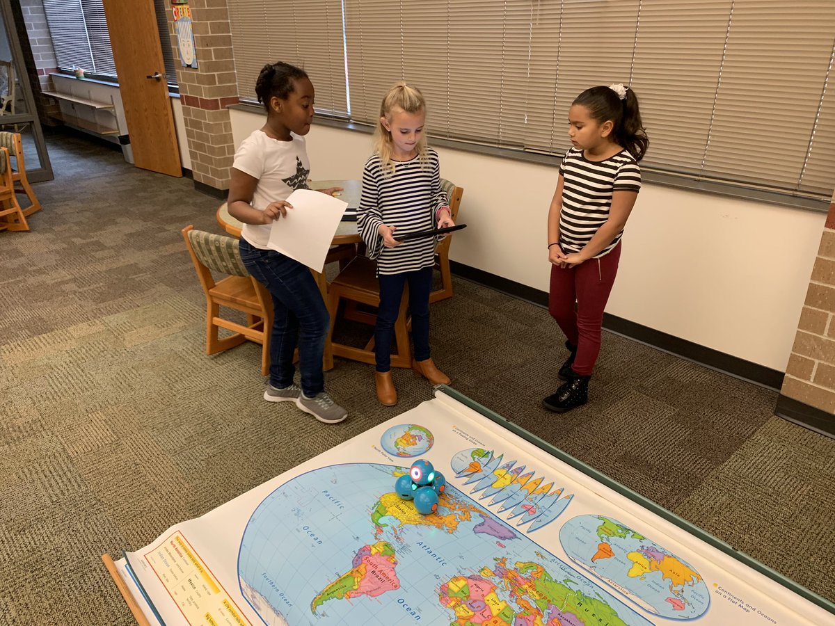 kyle_bundy04's tweet photo. Super impressed with the planning, debugging and problem-solving conversations happening with @bp_mustangs 2nd graders. Using @WonderWorkshop Dash robot to help with their coding. Thanks @MissBentBP &amp; @pdwpdw1997 for letting me join in on the fun &amp; learning! #iLearnNKC #NKCSTEM https://t.co/O6xHl8a2mO