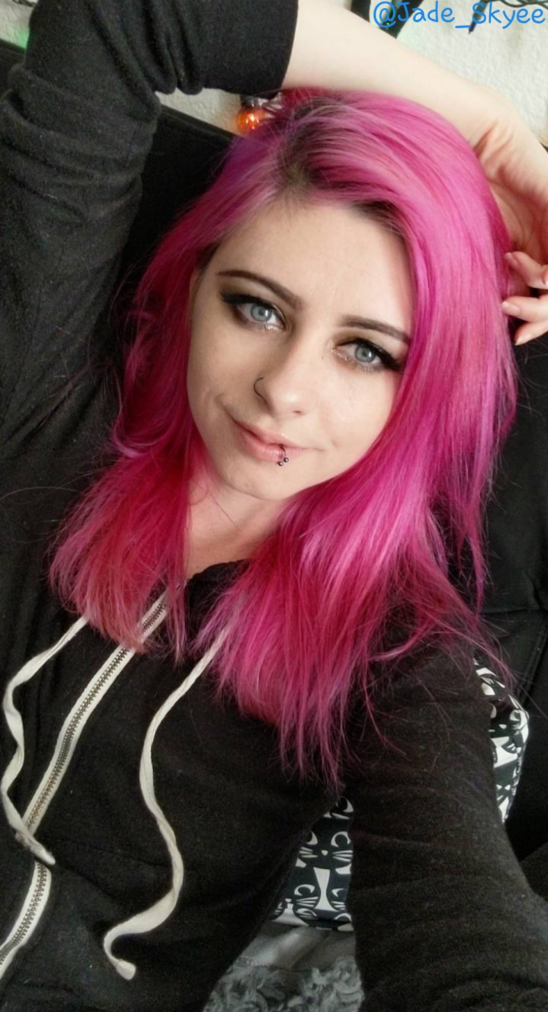 Gin on X: My #wcw is the infinitely gorgeous, lovable and wonderful @ Jade_Skyee. No matter how difficult and shitty a day seem. If I imagine  seeing she online again soon makes me