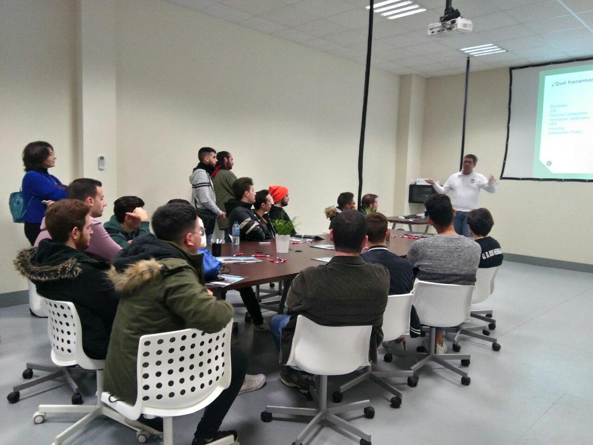 dit_GN's tweet photo. Hoy nuestros alumnos de #2ASIR Y #2SMR han visitado las instalaciones de @comvive. Una visita muy interesante. Muchas gracias a @comvive por la acogida. https://t.co/NupFLVNrLg