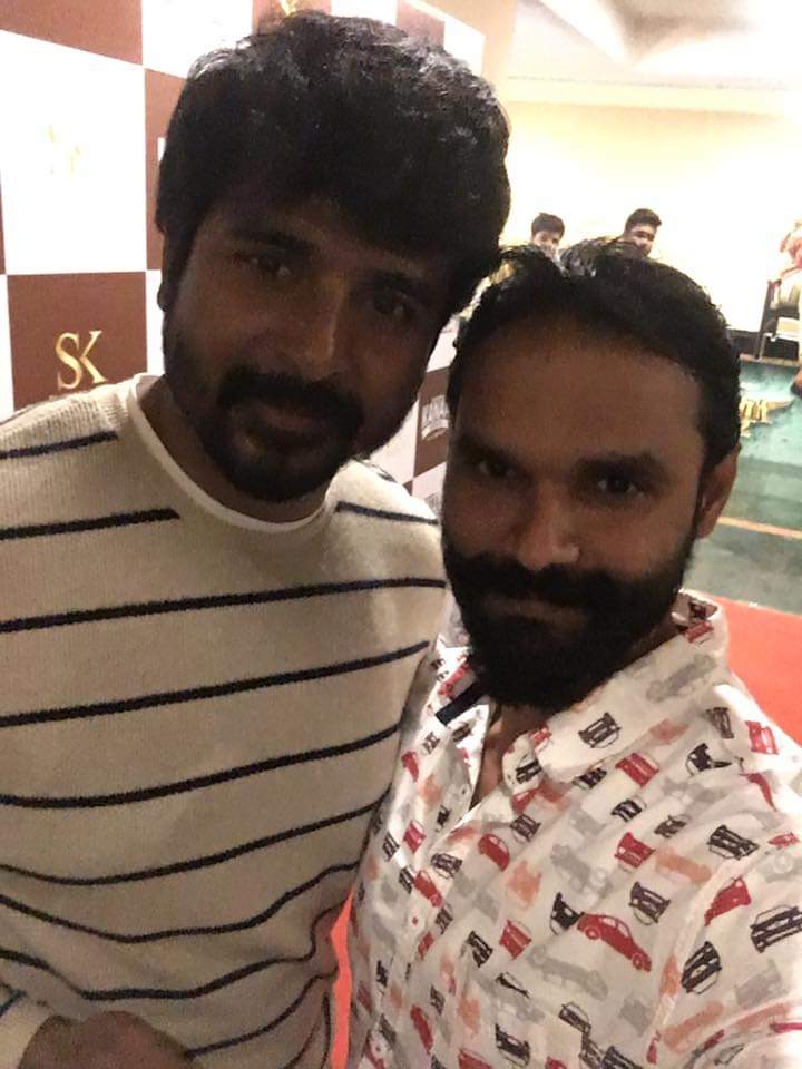abara_sk's tweet photo. #Prince @Siva_Kartikeyan Recent Click In Sathyam Cinimas☺👍😍😍😍😍😍😘😘😘
#sivakartikeyan
#KanaaFromDec21
#2DaysToGoForKanaa https://t.co/SzudOQmJX9