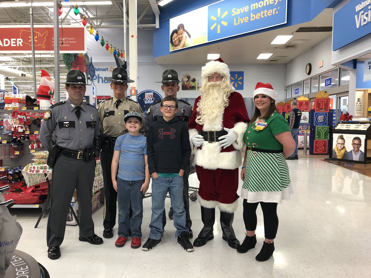 BDjazz93's tweet photo. The last two days I have been blessed to participate in Shop With a Trooper. This is a wonderful program and the kids were so excited. It was great to see them smile!
#GottaLoveKSP #ShopWithATrooper #ThinGrayLine #WhoCanWeHelpToday #EveryoneIsFamily #Blessed #KentuckyStatePolice https://t.co/2NofYF9Ayf