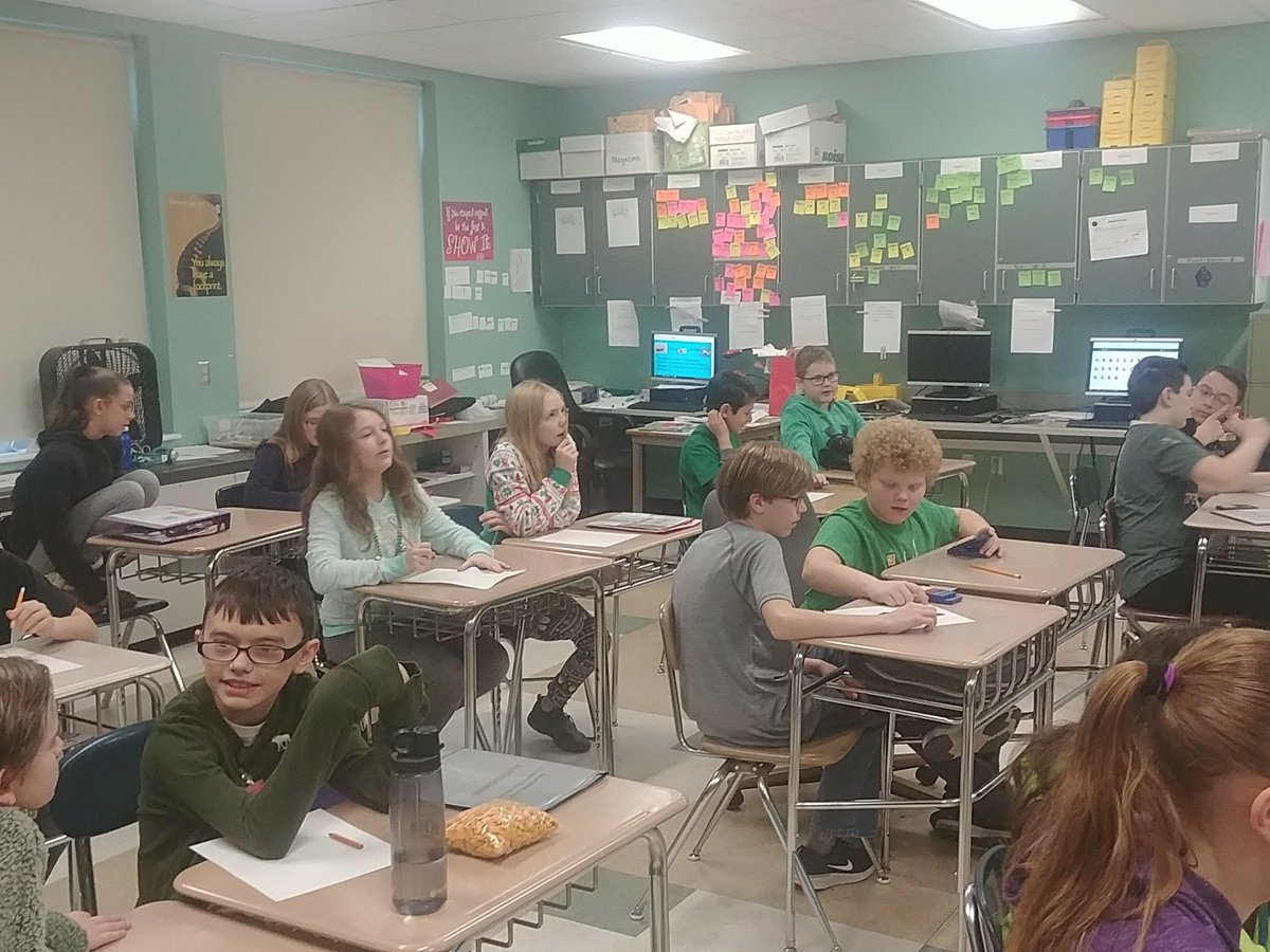 mrdentelspage's tweet photo. Math minds at work. Using our math skills to discover if swimmer can beat the shark to the boat. #ChooseJoyNCSD #NCSDlearns #selinmath https://t.co/foeTaU9a6F