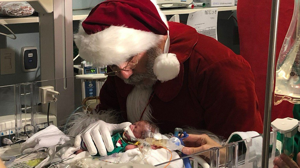 12 News On Twitter Santa Visits Babies In Nicu At Banner Desert