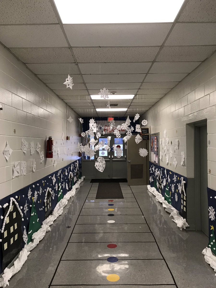 AbbiGriffin1's tweet photo. So excited for our kids to walk into THIS on Polar Express Day! Our parents are awesome! Thank you for all of your hard work! @SPARK_STEM #PolarExpressDay #PJdayisthebest https://t.co/FveZUaKRE5