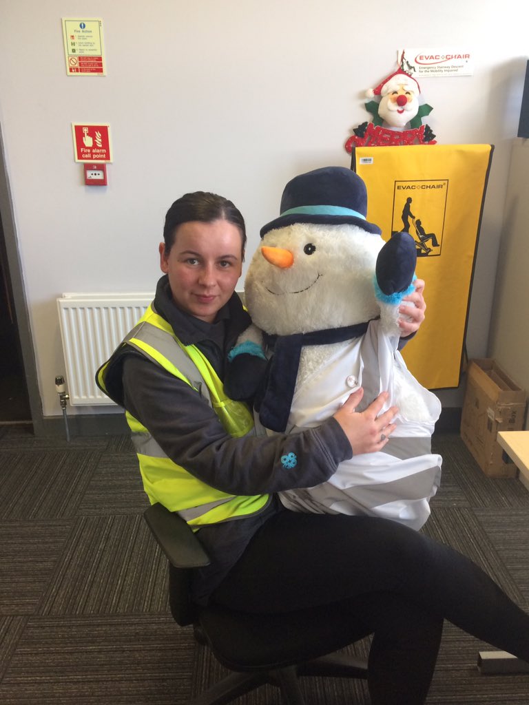 TraceyAvCDC's tweet photo. #Steviethesnowman has enjoyed helping us out today. Counting our Christmas sweets, answering phones on the Help Desk, making friends with Santa and loads of cuddles. ❄️💙❄️ https://t.co/c1ZikfV0uq