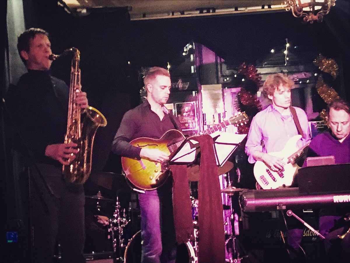 Some long overdue jazz vibes at the wonderful @TeaHouseTheatre with the excellent Benjamin Gasiglia and Tamas Teszary 🎶 #mulledwineandjazz