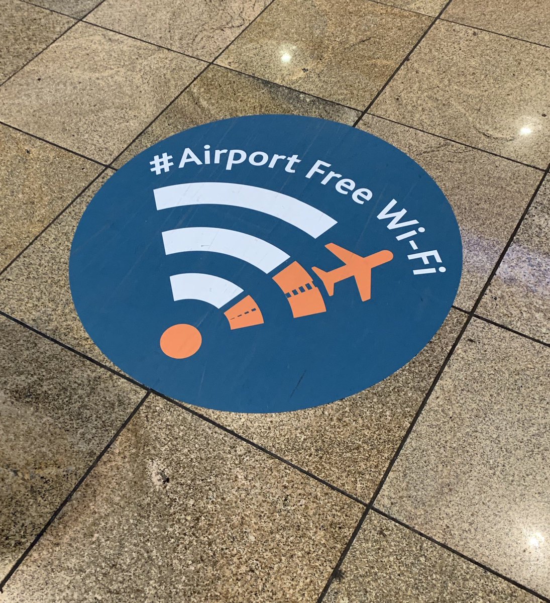 GrantMarais's tweet photo. The Wi-Fi is just awesome by @WiFibyVast at OR Tambo International Airport. @Airports_ZA 🙏👍 #winning #vastwifi #wifibyvast https://t.co/8csSSEnBv4