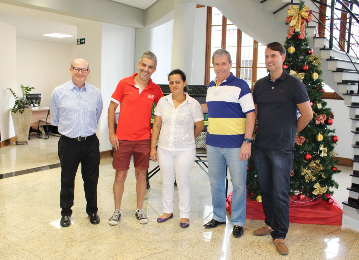 aciscsaocarlos's tweet photo. #Sorteio: A #ACISC realizou hoje (19/12), às 10h, o 8º sorteio de vales-compras da promoção de Natal 2018. As #sorteadas foram: ROSANGELA MARIA TOZETTI (comprou na loja SILVIA MODAS) e JUSSARA SOUZA SANTOS (comprou na ELLE & ELLA CALÇADOS). Saiba mais: https://t.co/U1p278lTZh https://t.co/6vh0XR2rBx