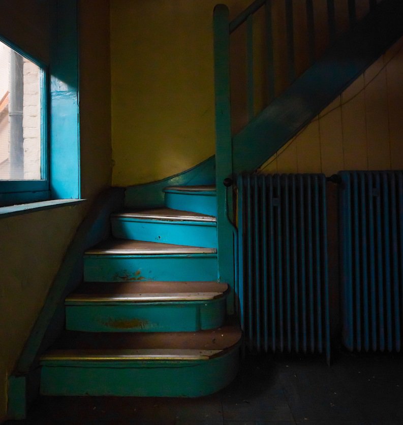 If you haven't seen it yet, this week's your last chance to drop down to the Storefront to see our current exhibition 'These Walls Tell Stories' by Bedfordshire photographer Shaun Armstrong, running everyday 1-6pm until Sat 22 Dec. ow.ly/Pj0930n12pV