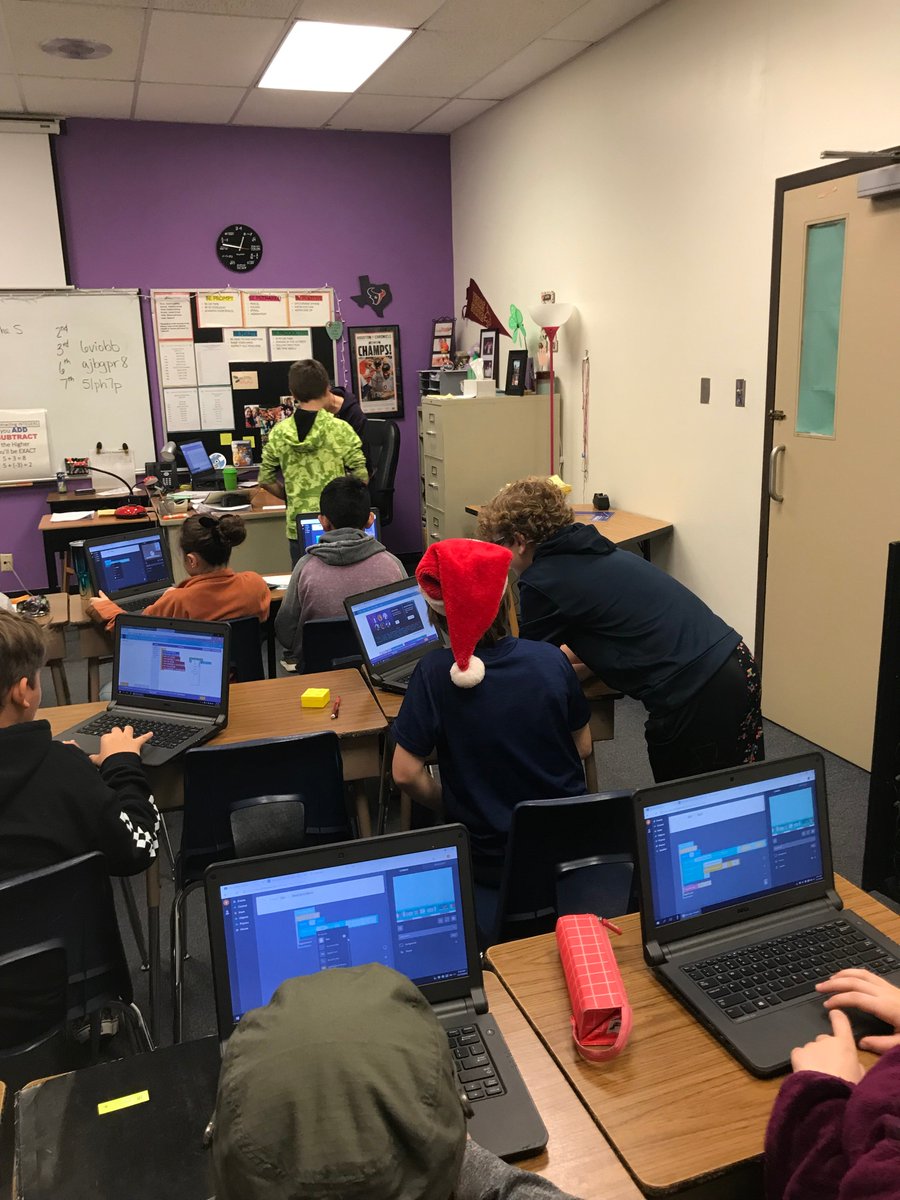 Students enjoying some #HourOfCode <a href="/CTMS_Cougars/">Chisholm Trail MS</a> Ms Arguijo's 6th grade <a href="/RRISDSecMath/">RRISD Secondary Math</a> class. #RRISDtech #RRISD1family