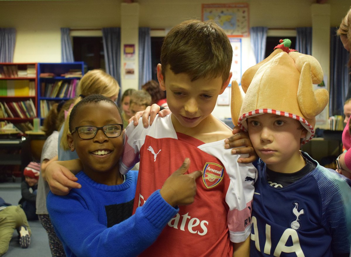 Greshams_School's tweet image. Pupils kick-started the festive celebrations with a delicious lunch followed by party games at the Year 5 and 6 Christmas party. #Itsalmostchristmas #Christmasparty