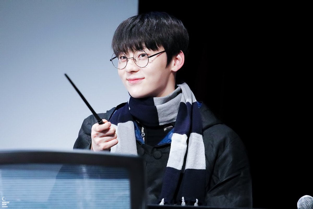 justforwanna1's tweet photo. [HQ] 181216 Hwang Minhyun
Cr. Moonlight Dream
#wannaone #hwangminhyun #워너원 #민현 #황민현 #MINHYUN  https://t.co/LkLpZZVu9P