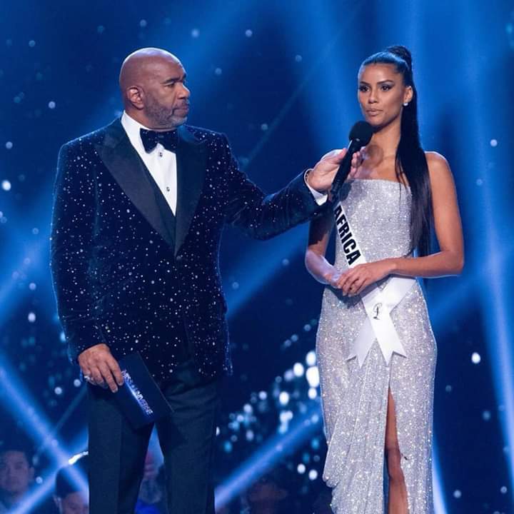 GangPlastic's tweet photo. สงสารใครทำผมให้ฉันอยากเห็นหน้า #MissUnivers #MissUniverso2018 https://t.co/5u2tqQPSsH