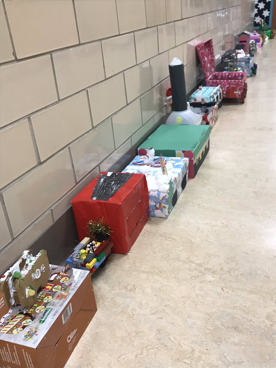 Forest_TCS's tweet photo. 2nd graders making their own Polar Express!!!:).  Nice work! https://t.co/bopBp0FapF