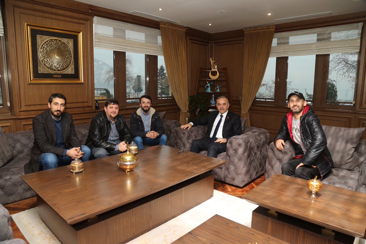 engintekintas's tweet photo. “Dedemin imzası” filmi oyuncuları misafirimiz oldu. İlimizin tanıtımına katkı sunacak bu ve buna benzer çalışmaların devamını bekliyoruz.
#Dedemin #İmzası https://t.co/FpS1YbPjMK