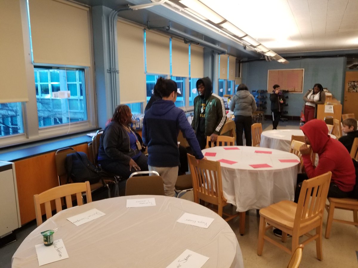 ConnieKGrier's tweet photo. This is what it's all about. Today we kicked off our Success Builder Program. These students and parents are committed to themselves and will soon become committed to the word "FORWARD"
#RelationshipsMatter
#SuccessBuilding https://t.co/oWuBwTHWG1