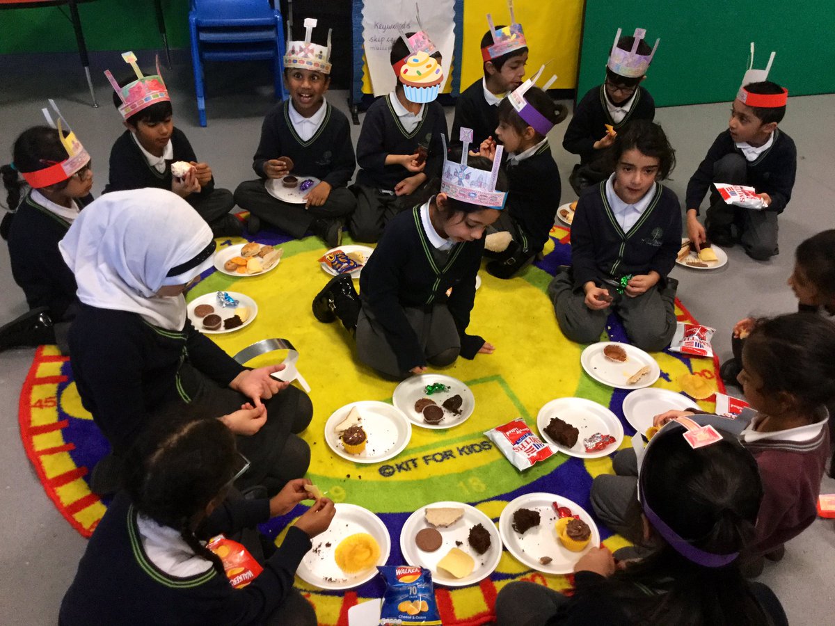 Ending our Brit Factor topic with a cup of tea and lots of delicious treats! ☕️🍪🍰

@skolac6 <a href="/OliveTreeBolton/">Olive Tree Primary</a> @rcoleyc11