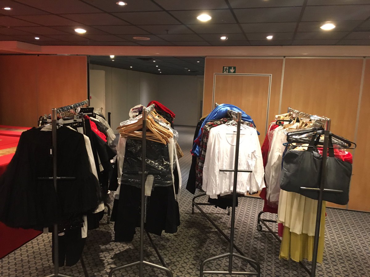 MrEvent_'s tweet photo. #talentshow #corporateevents #artisticdirector #choreographer #lovemyjob https://t.co/Z8aXvAynRF