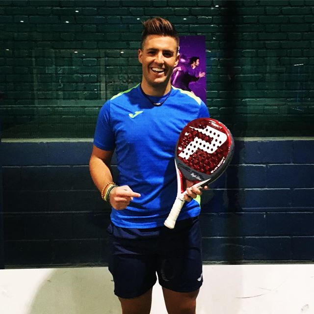 😎 Iván Navarrete con la nueva <a href="/powerpadelPWP/">Power Padel Oficial</a> Tex-t, una locura de pala 💪💪 #padel #powerpadel
