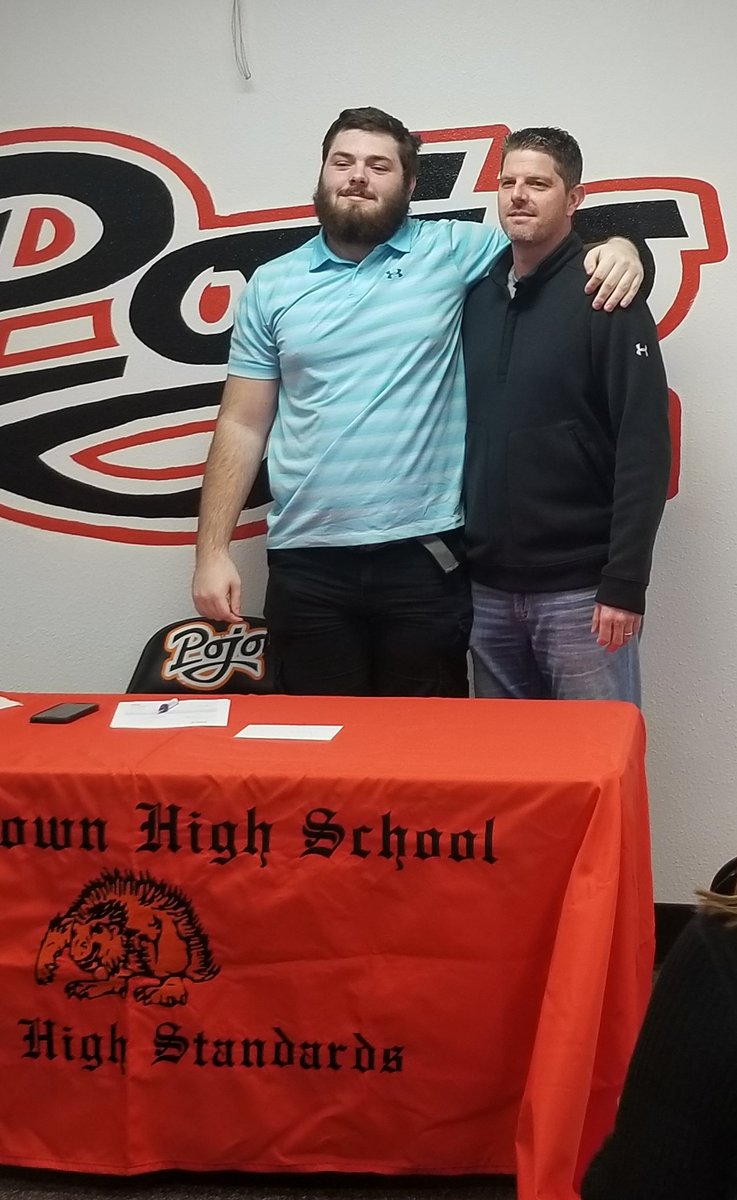 SABC20172018's tweet photo. Signing day for our porcupine @AlexFrithiof75 Congrats and may your future be filled with many blessings and tons of pancakes, we'll bring the syrup!!! https://t.co/qHk3cMCHsR