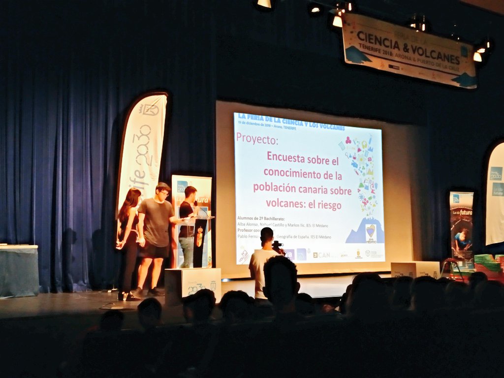 PabloFerBrito's tweet image. Segundo premio en el Proyecto de Ciencias Sociales con la materia de Geografía de 2 bachillerato del @ieselmedano en la Feria de Volcanes de @involcan 💪#volcanes #geografia #edcuacion
