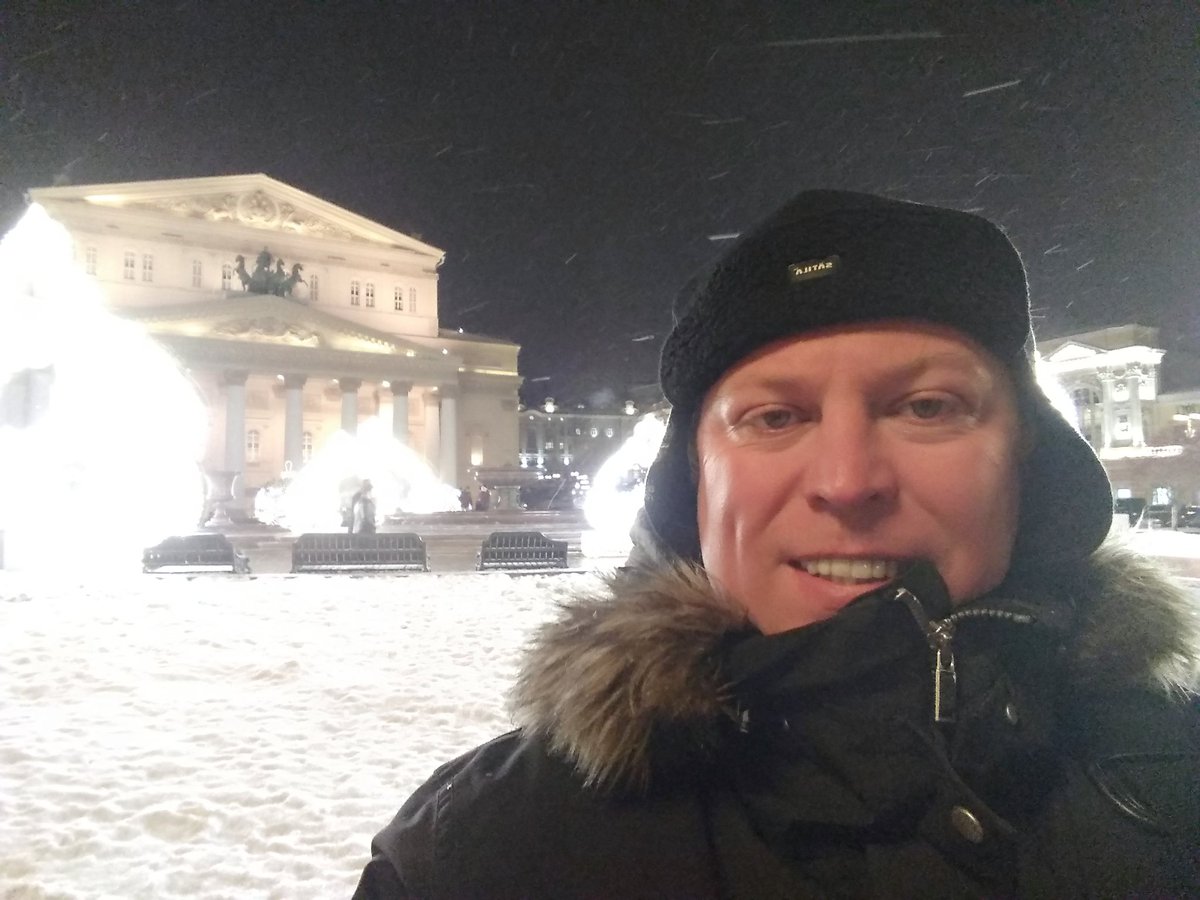 Первый раз как пред.комитета слетал в командировку от <a href="/GubDuma_63/">Губернская Дума</a> заодно выяснил, что чиновники и депутаты у нас летают бизнес-классом.Это 60 тыс вместо 10 туда обратно. Отказался, летел экономом. Предлагаю <a href="/D_Azaroff/">Дмитрий Азаров</a> запретить бизнес-перелёты за бюджет счёт.Поддерживаете?Ретвит!