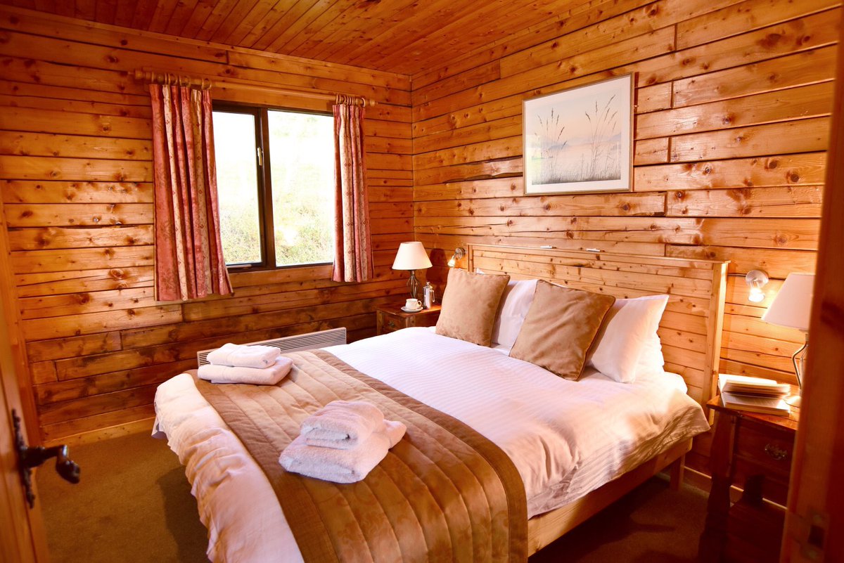 3 night stay in Ferguson lodge over Hogmanay. £450. Price includes all heat, light, power, towels and bedding.
To book call 01877 331078
lenyestate.com #Hogmanay #NewYearsEve #scotland #lochlomond #celebrate #newyear