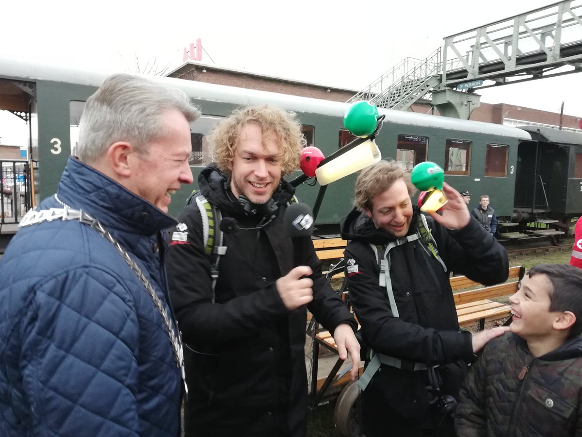 Haaksbergen verwelkomt discjockeys #3FM #SeriousRequest  op station. <a href="/twentestoom/">Museum Buurtspoorweg</a>